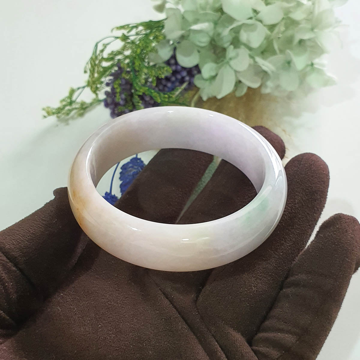 Translucent Lavender Jadeite “Tricolour Wisteria” Bangle (JAC003492)