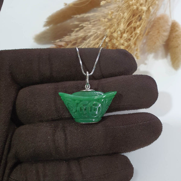 Translucent Brilliant Green Jadeite "Auspicious Ingot" Pendant (JAB006449) 1
