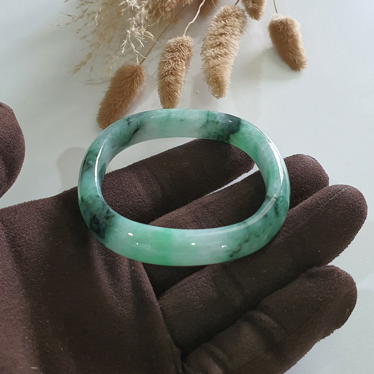 Translucent Brilliant Flower Green Jadeite “Art-De-Squarera” Bangle (JAC003023) 1