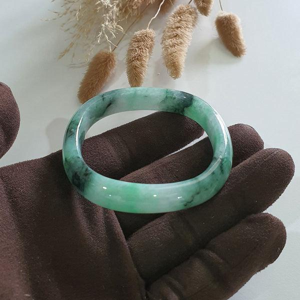 Translucent Brilliant Flower Green Jadeite “Art-De-Squarera” Bangle (JAC003023) 1