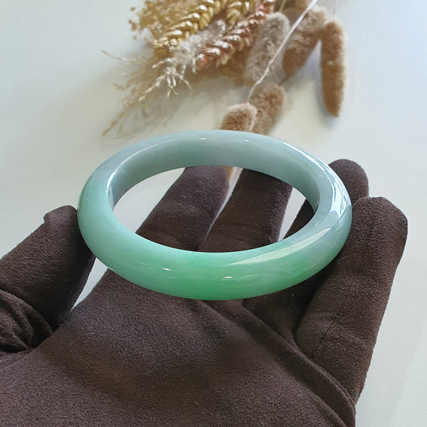 [Rare] Translucent Bright Apple Green Jadeite Bangle – 62cm (JAC003061) 1