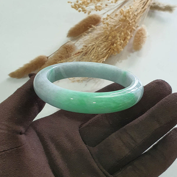 Translucent Brilliant Apple Green and Lavender Jadeite “Scenery” Bangle (JAC003281) 1
