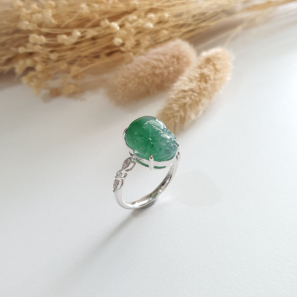 Highly Translucency Icy Green “Auspicious Wealth Toad” Ring (JAD001204) 1